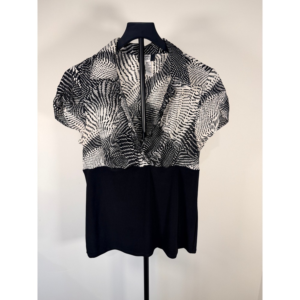 Studio 1940 Womens Abstract Print Mixed Media Surplice V-Neck Top Black White M